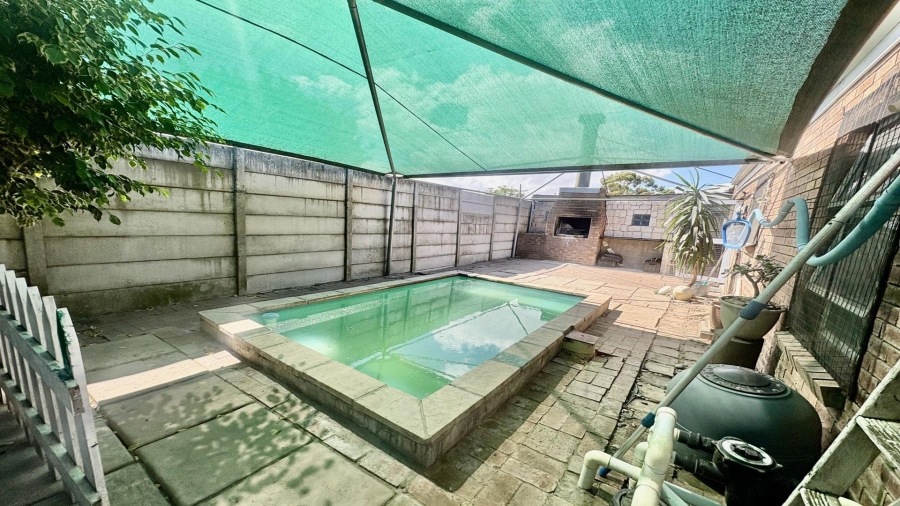 3 Bedroom Property for Sale in Zonnendal Western Cape